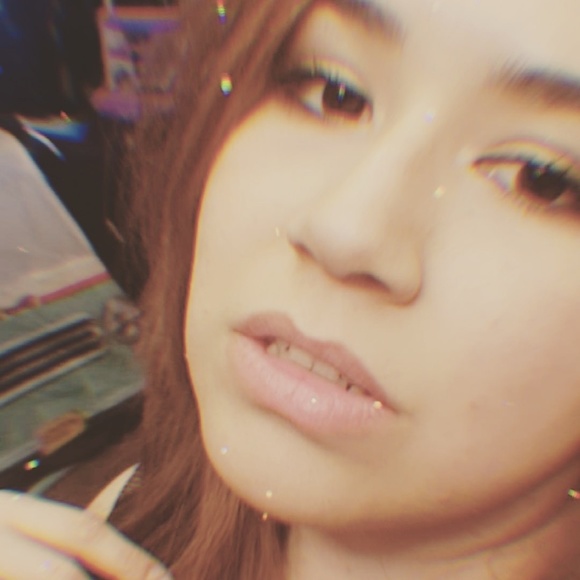 Meet your Posher, Maria - Picture 2 of 3